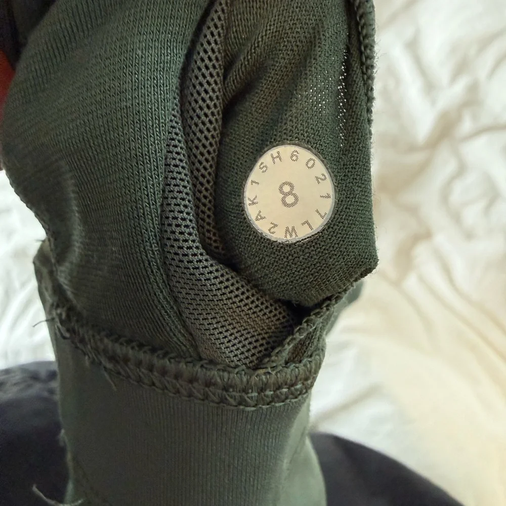 lululemon athletica Mesh Detail Sports Bra - Dark Green - Picture 5 of 5